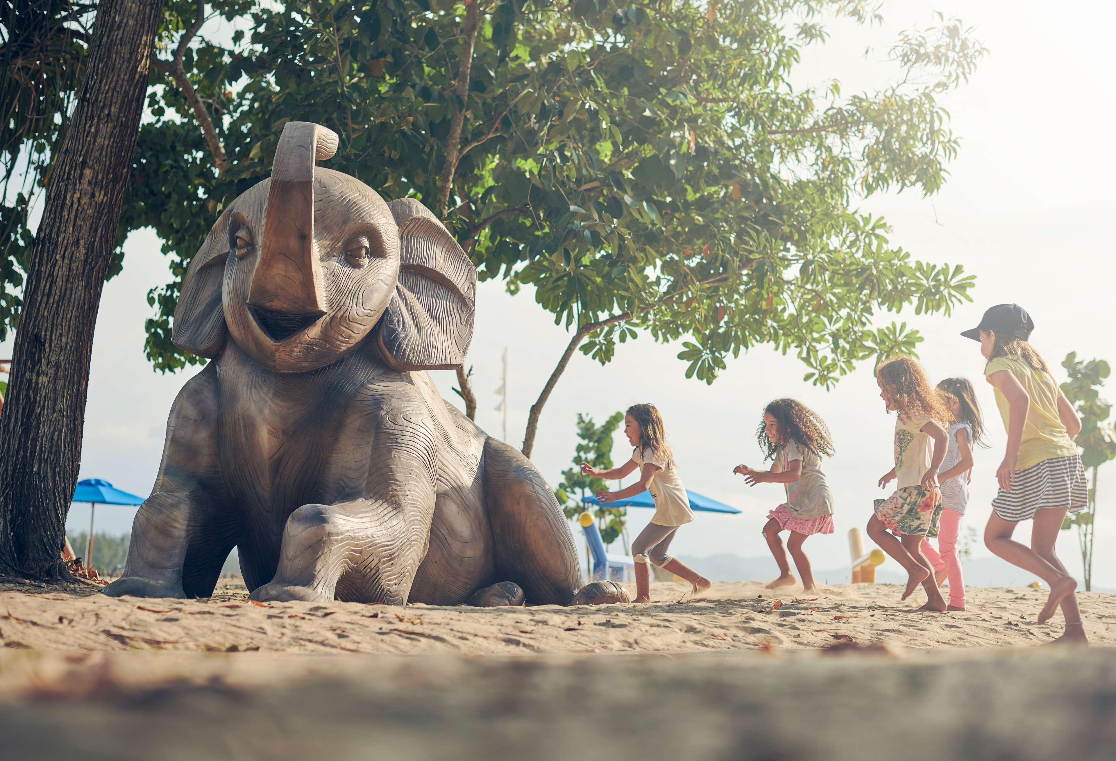 Shangri-La Rasa Ria, Kota Kinabalu Exterior photo The Elephant statue at the beach