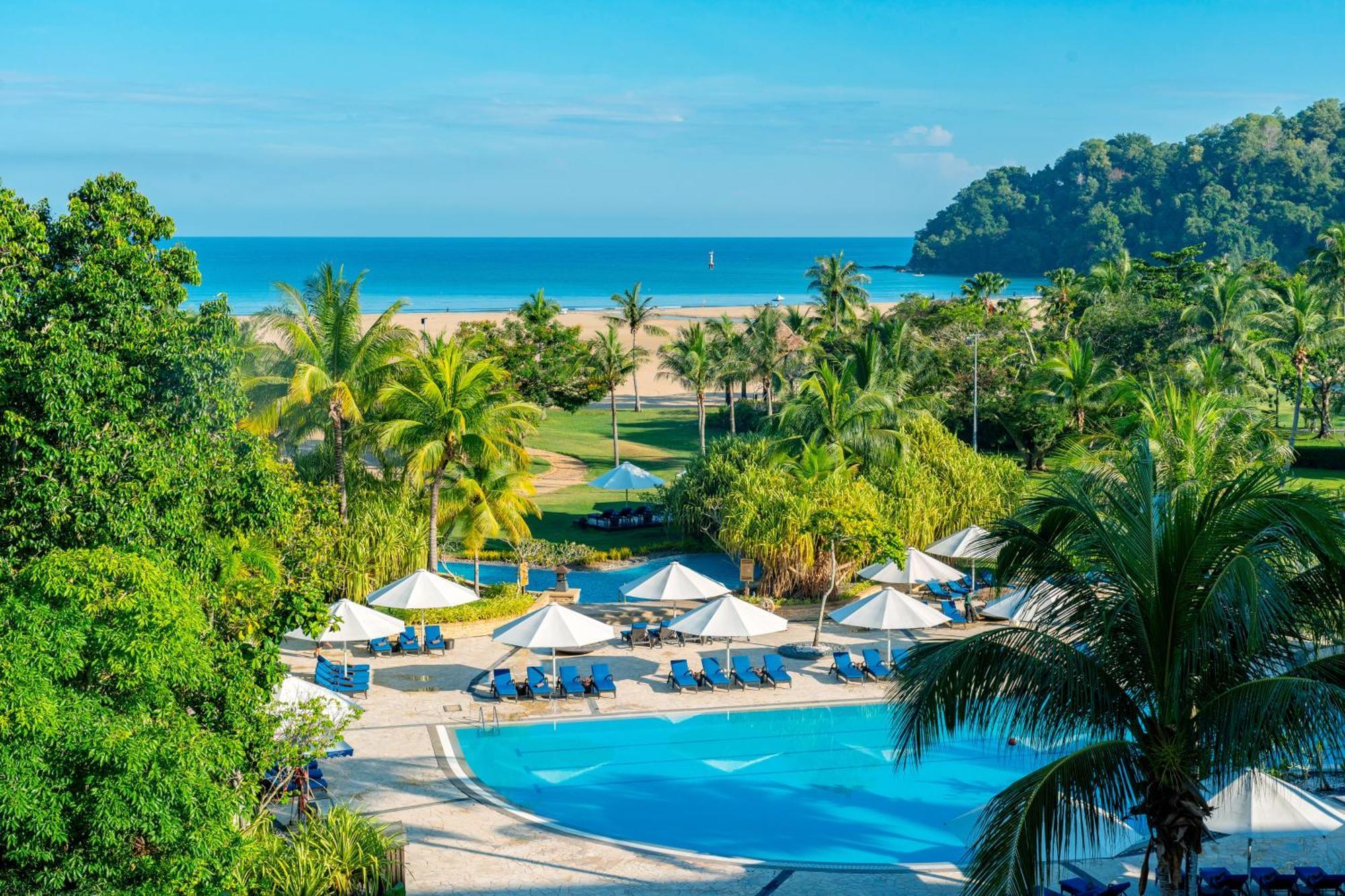 Shangri-La Rasa Ria, Kota Kinabalu Exterior photo The beach at the Langkawi Hilton